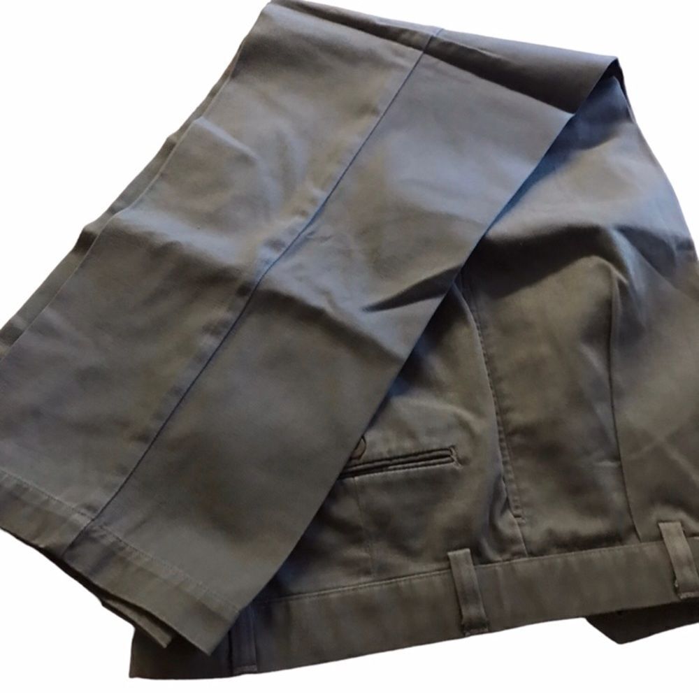 Dockers size 34 x 29 cotton chinos excellent condition